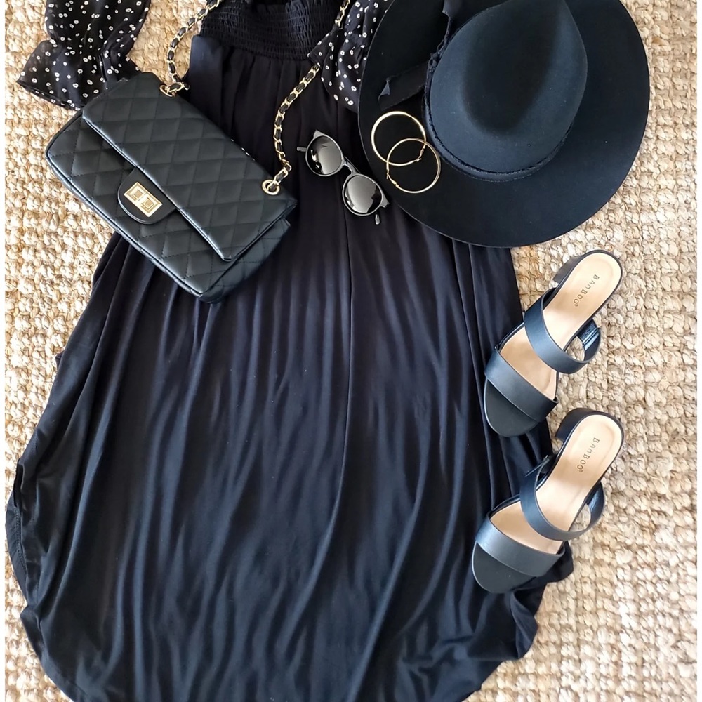 41 Black long Curved Hem Maxi skirt - Picture 3 of 3